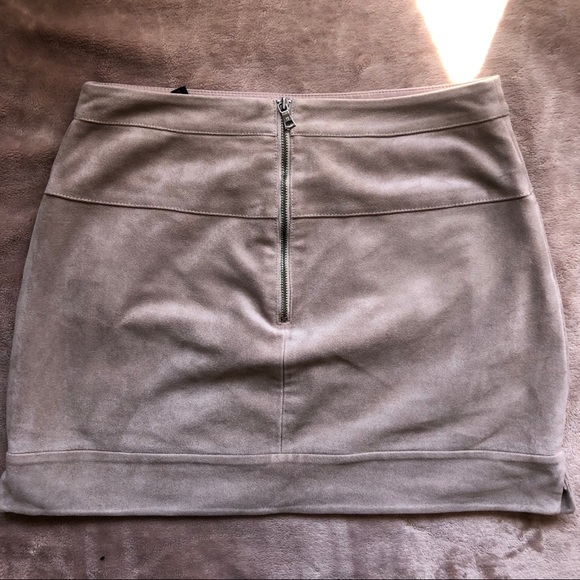 suede mini skirt - Picture 3 of 4